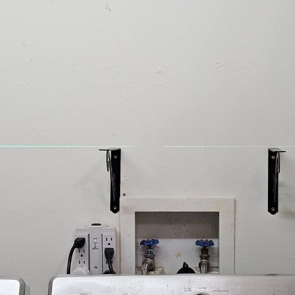 Self Leveling Laser Level‎ 100FT - Picture 8 of 10